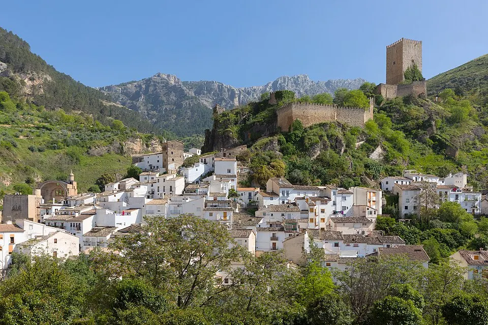 Cazorla con el castillo de la Yedra